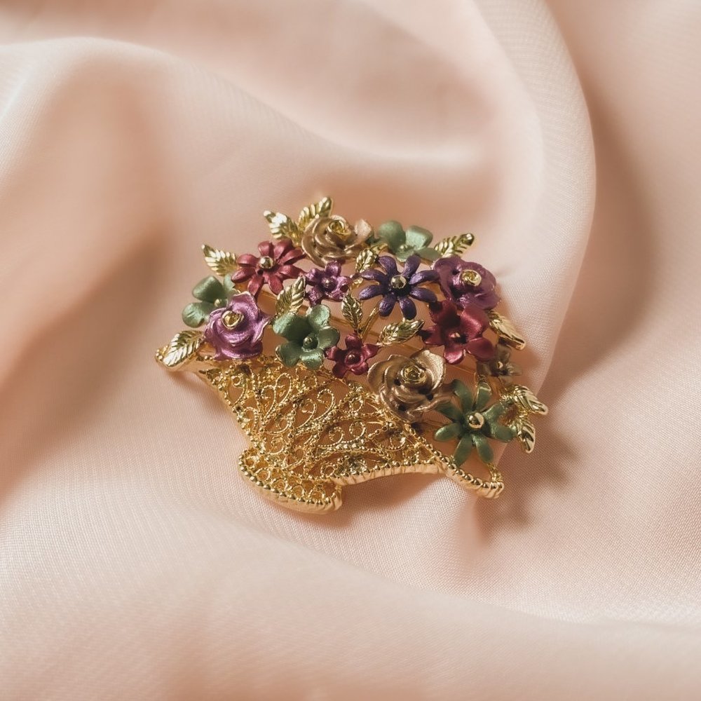 Vintage Flower Bloom Basket Spring Floral Purple Green Filigree Gold Tone Brooch